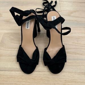 Steve Madden Clary Black Suede Lace Up
Heeled Sandals 10
